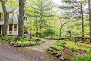 Tumblin’ Falls House in Cairo, NY